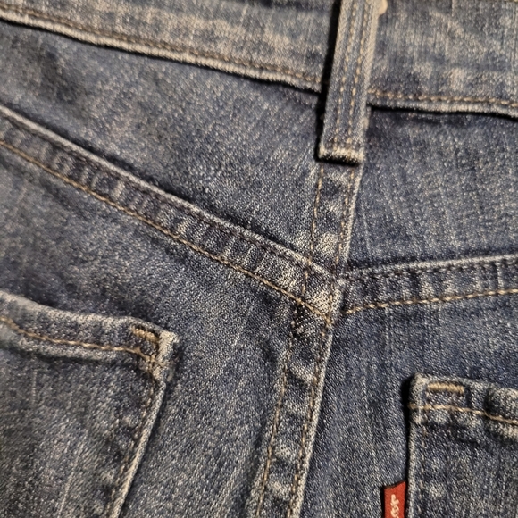 Levi's Bold Curve Cropped Jeans - Picture 13 of 16